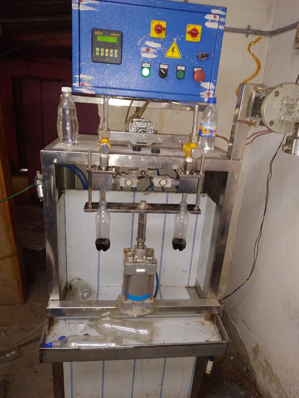 Water filling machine