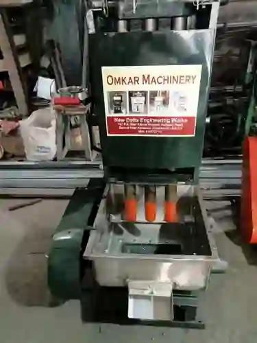 3 hammer chilly pounding machine